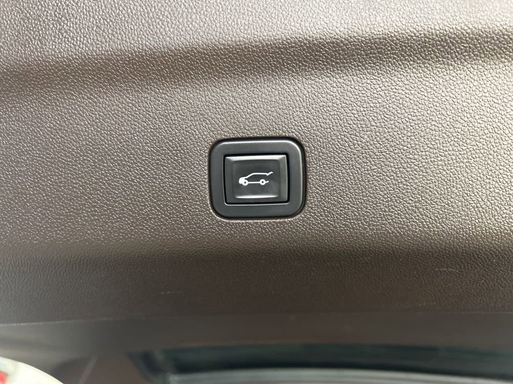 Used 2021 Chevrolet Tahoe LT w/ LT Signature Package image 10