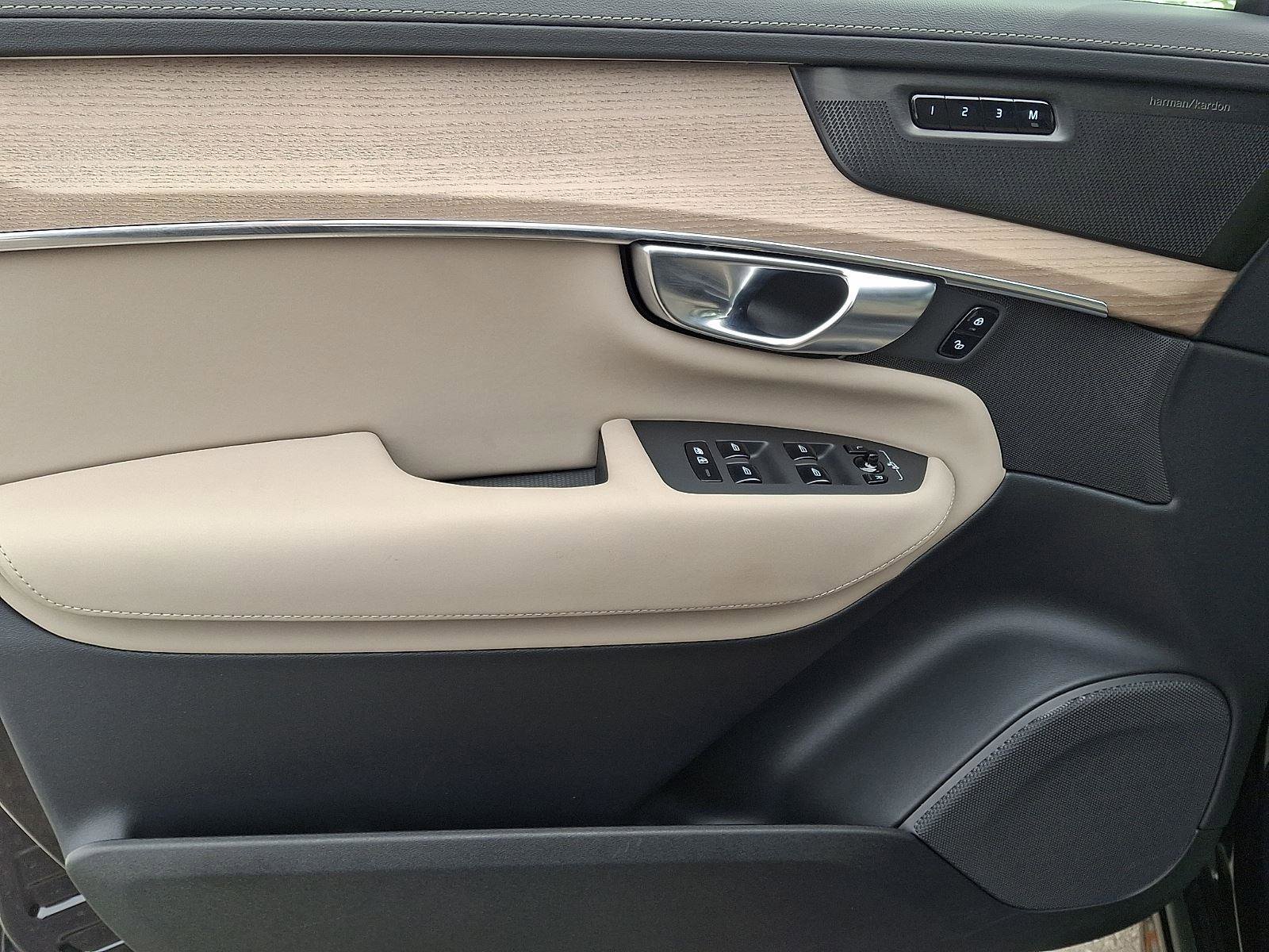 Certified 2025 Volvo XC90 B6 Plus image 14