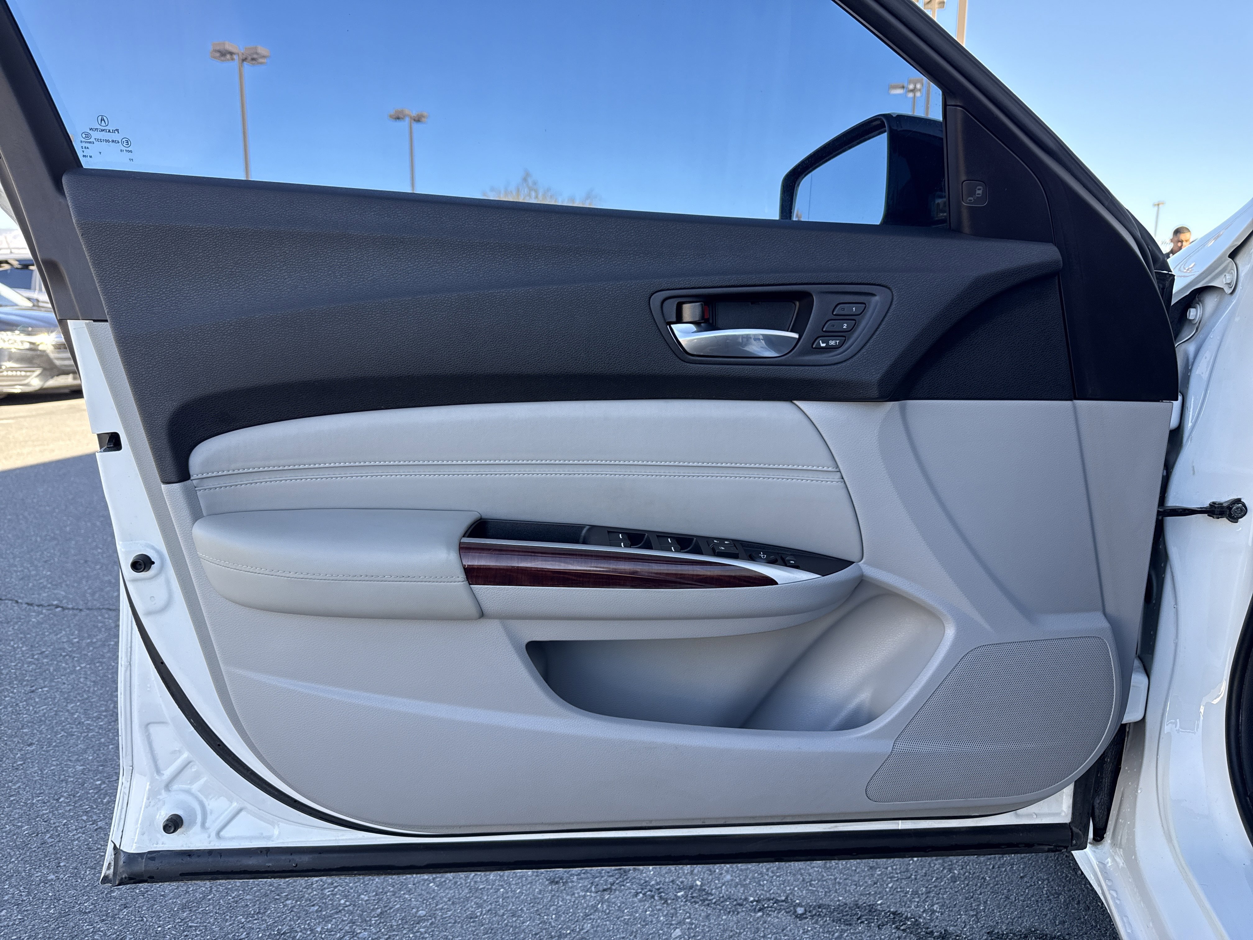 Used 2016 Acura TLX Tech image 9