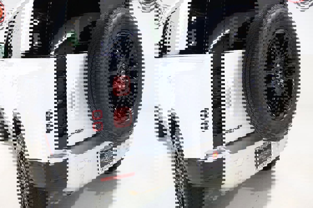 Used 2025 Land Rover Defender 110 S image 72