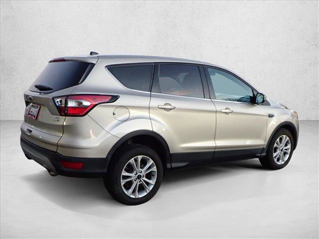 Used 2017 Ford Escape SE image 4