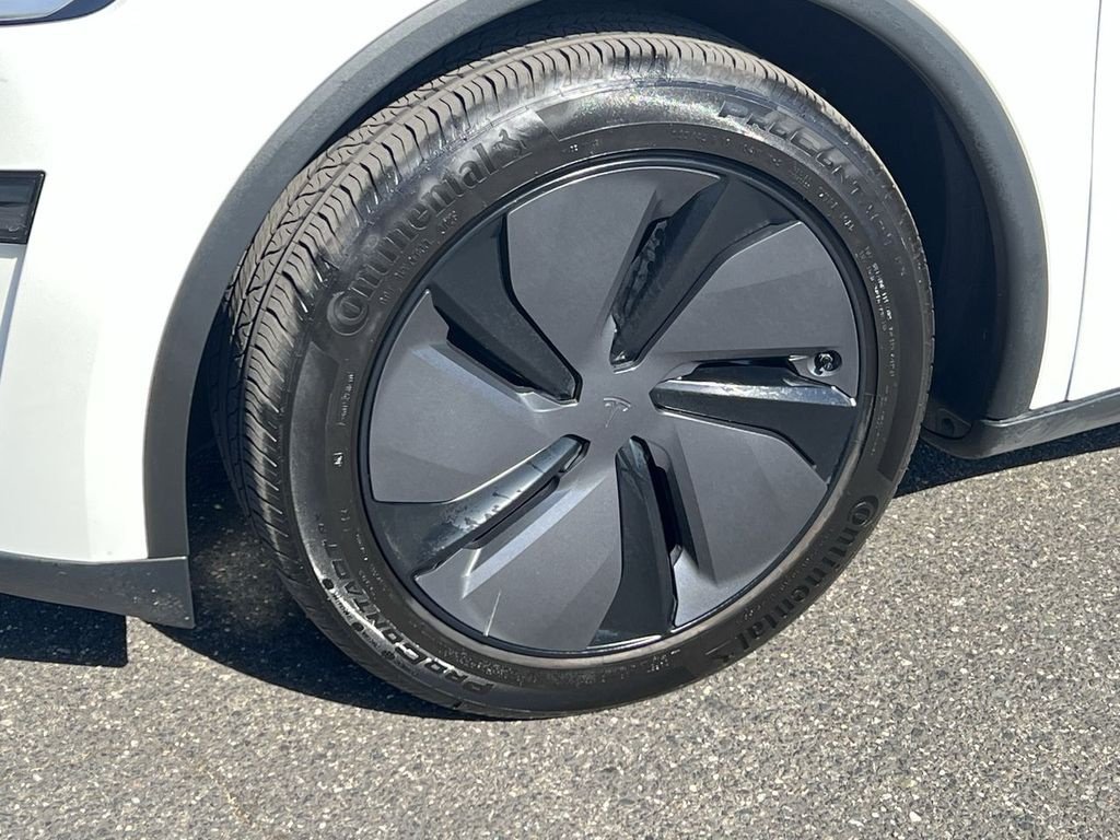 Used 2026 Tesla Model Y Long Range AWD/4WD image 29