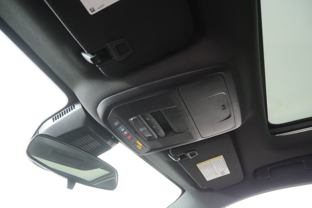 Used 2025 GMC Terrain Elevation w/ Elevation Premium Package AWD/4WD image 20