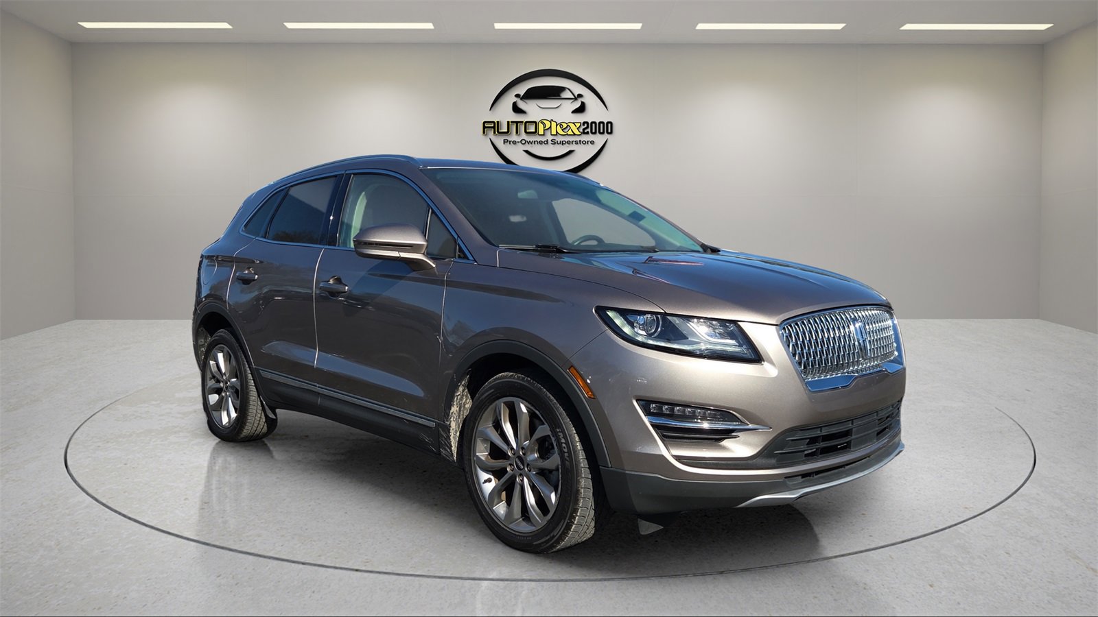 Used 2019 Lincoln MKC Select w/ Select Plus Package image 1