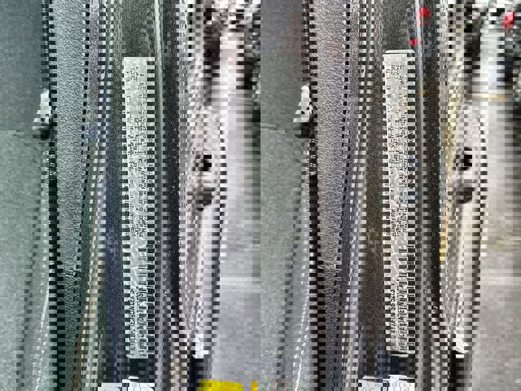 Used 2025 Jeep Wrangler Sahara image 32