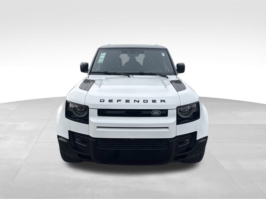 New 2024 Land Rover Defender 130 X-Dynamic SE image 4