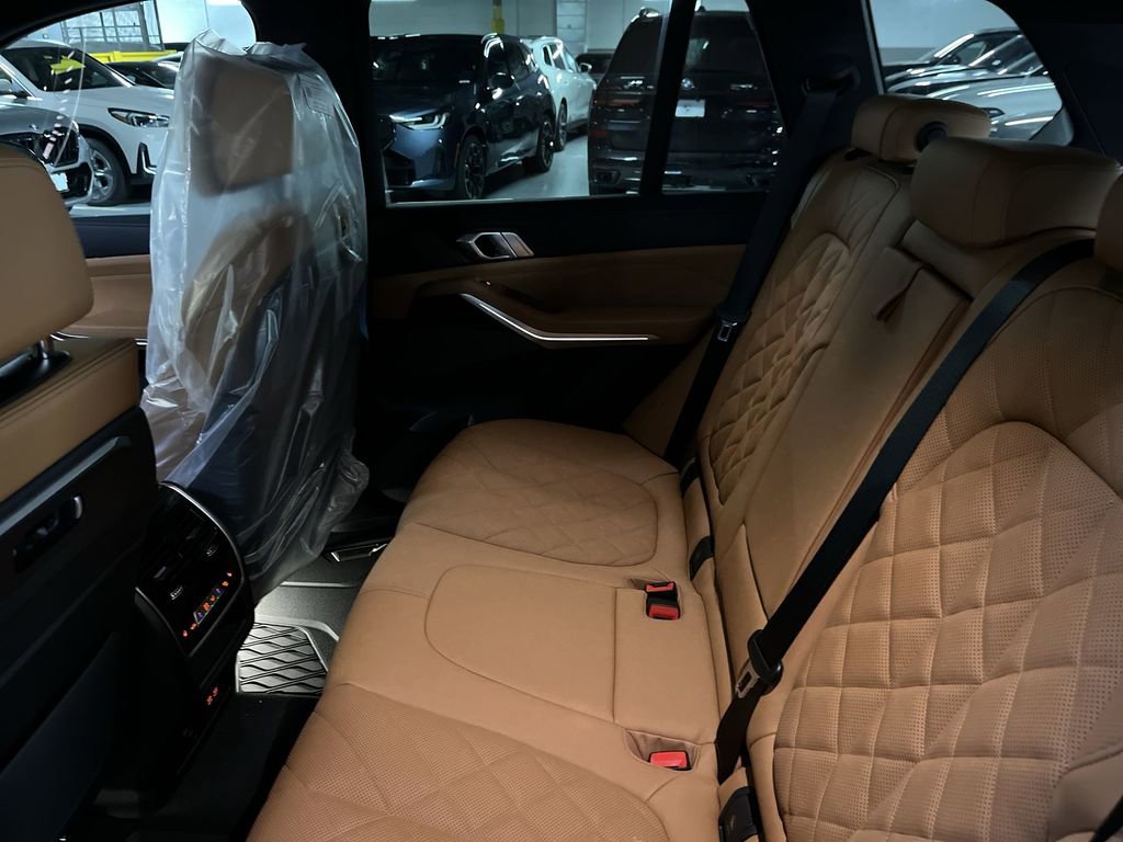 New 2026 BMW X5 M60i w/ Climate Comfort Package image 23