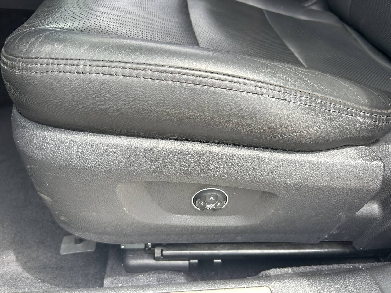 Used 2015 Hyundai Equus Signature RWD image 25