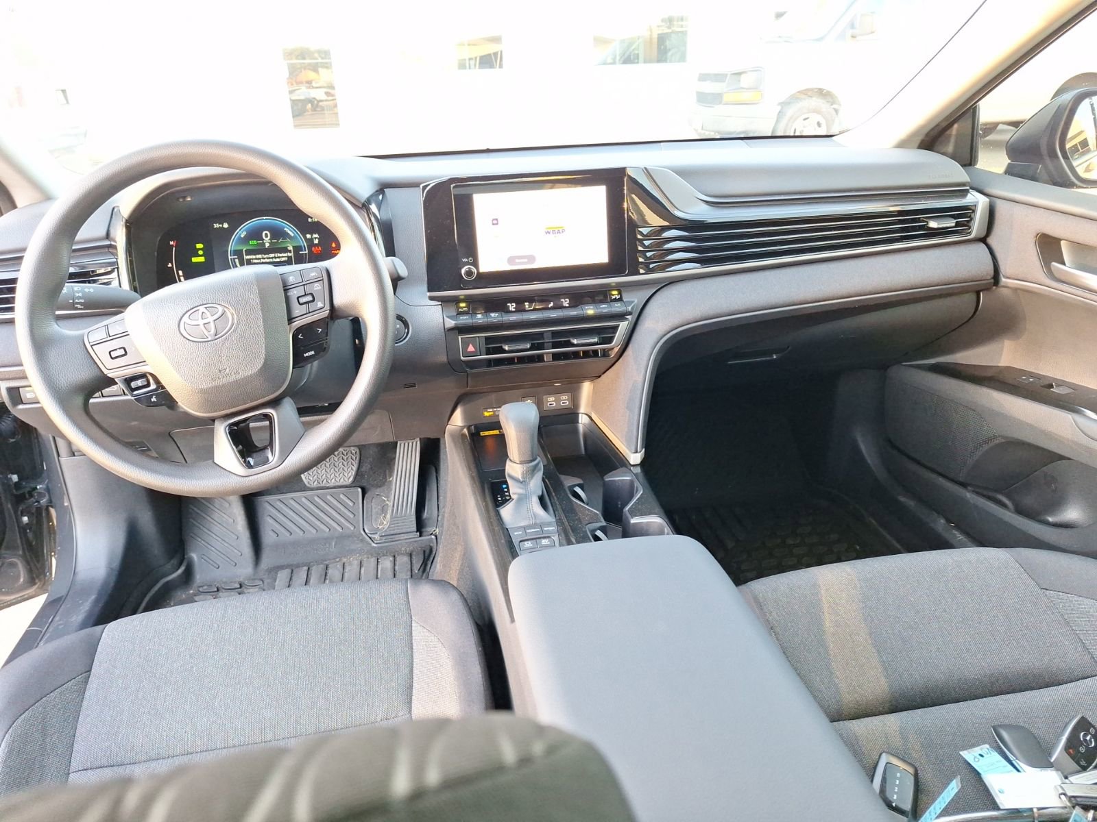 Used 2025 Toyota Camry LE image 19