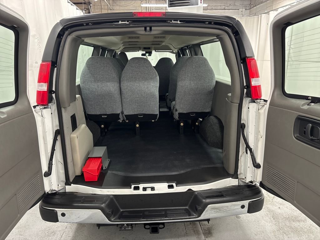 New 2024 Chevrolet Express 3500 Extended RWD image 23