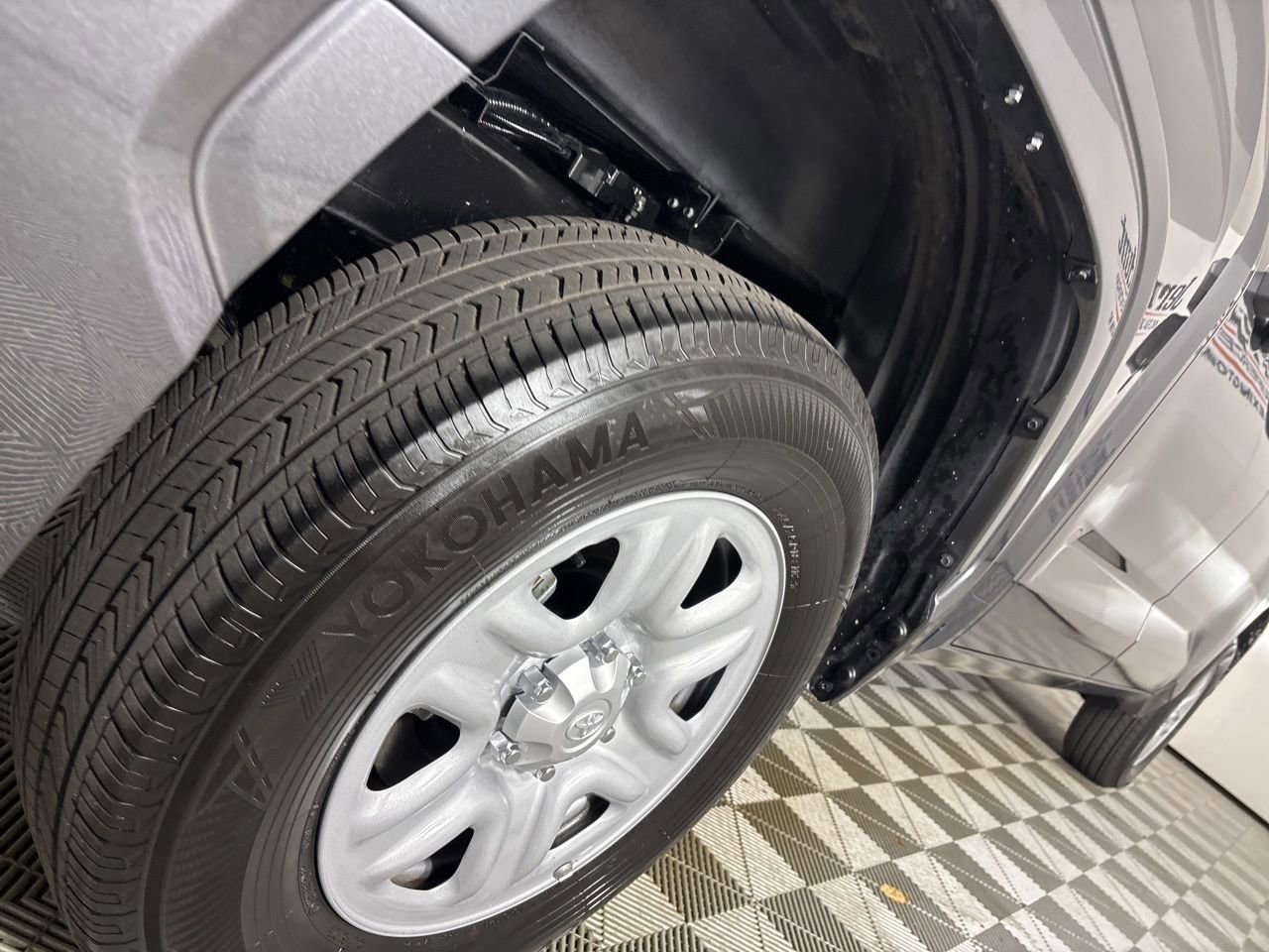 Used 2025 Toyota Tundra SR image 31