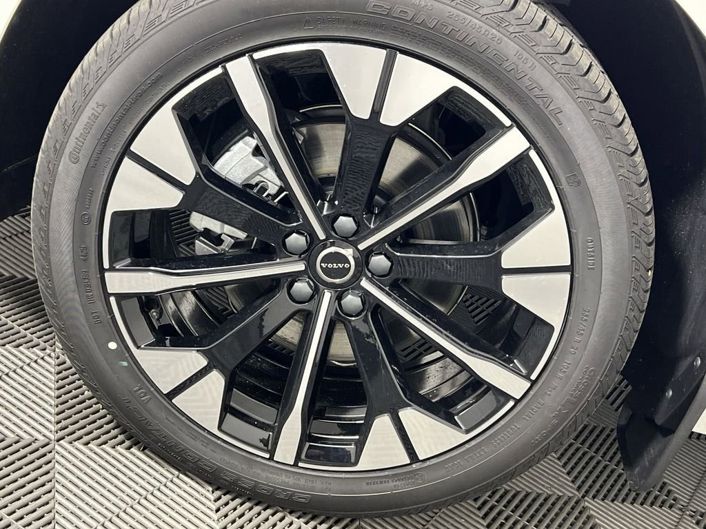 New 2026 Volvo XC60 B5 Ultra w/ Climate Package image 16