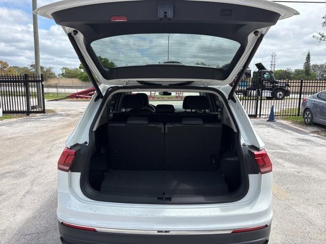 Used 2024 Volkswagen Tiguan SE image 7