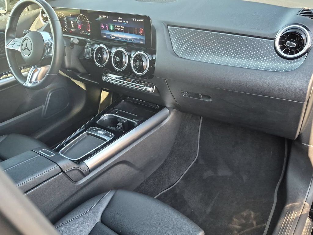 Used 2025 Mercedes-Benz GLA 250 image 29