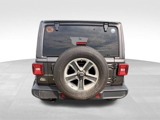 Used 2018 Jeep Wrangler Unlimited Sahara AWD/4WD image 4