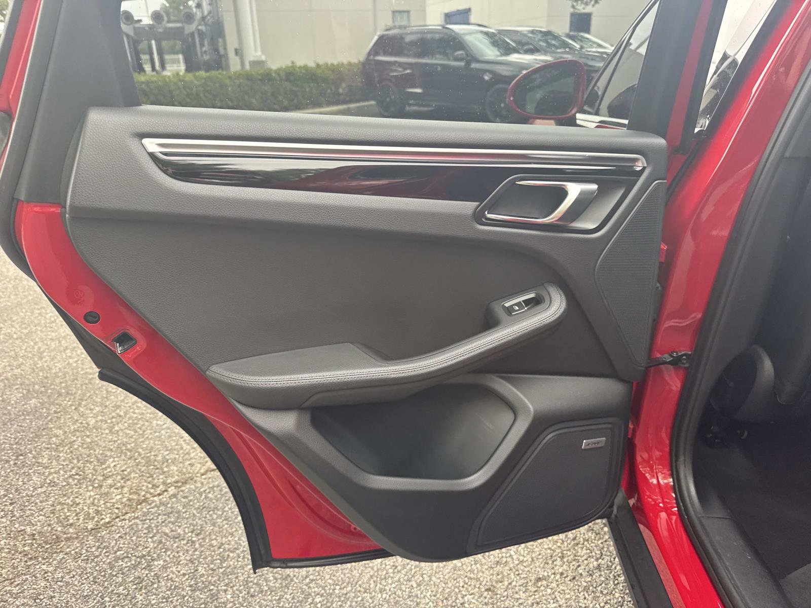 Used 2020 Porsche Macan image 12