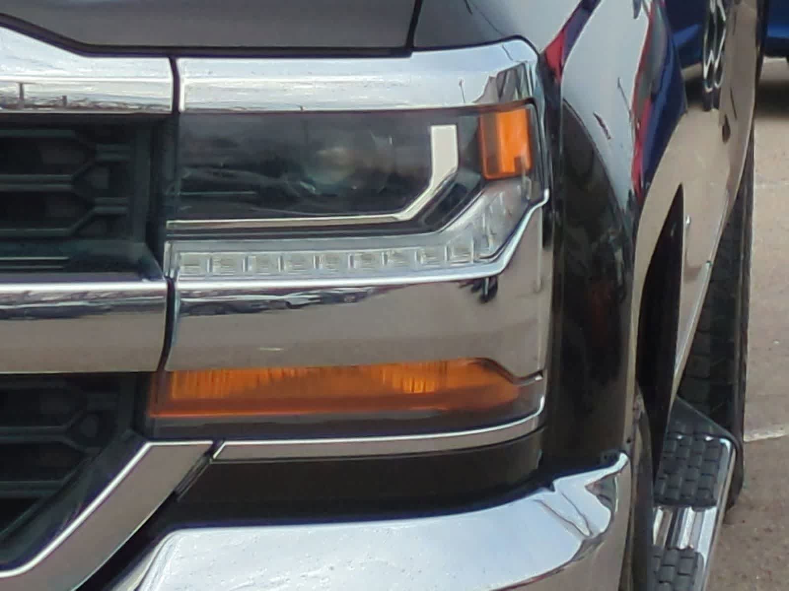 Used 2018 Chevrolet Silverado 1500 LT AWD/4WD image 11