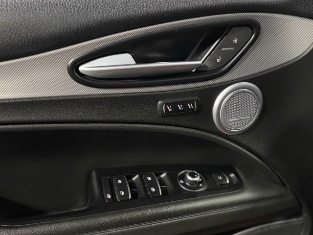 Used 2018 Alfa Romeo Stelvio Ti Sport image 30