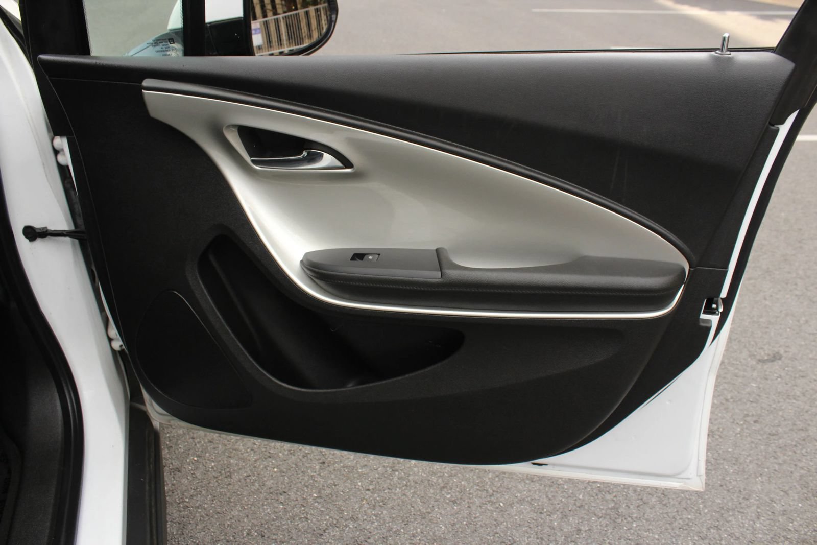 Used 2013 Chevrolet Volt w/ Enhanced Safety Package 1 FWD image 26