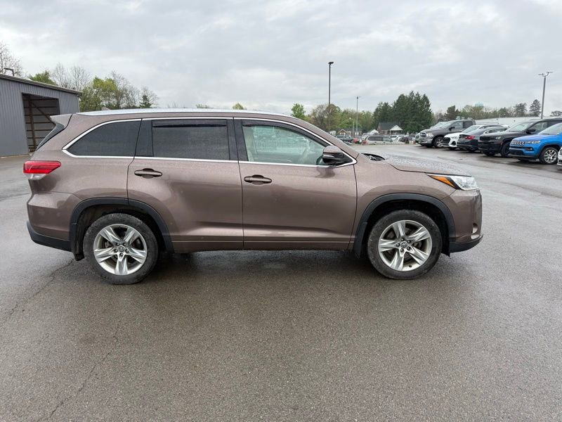 Used 2017 Toyota Highlander Limited AWD/4WD image 5