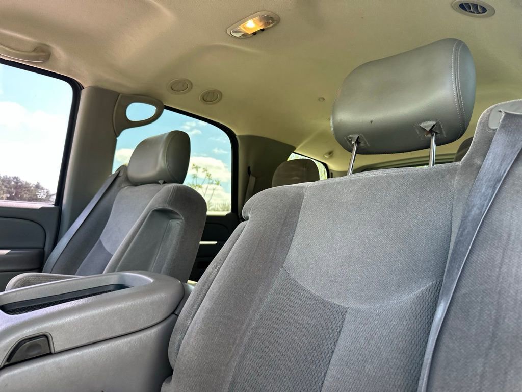 Used 2005 GMC Yukon SLE w/ Cargo Package RWD image 15