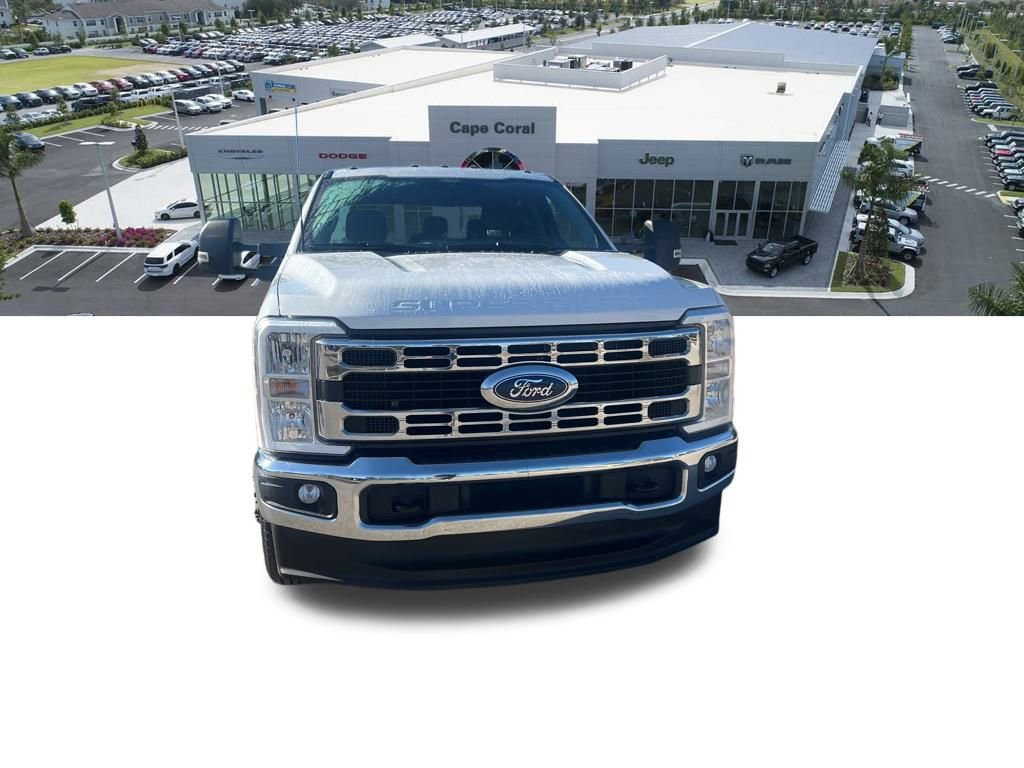 Used 2025 Ford F350 XLT image 5