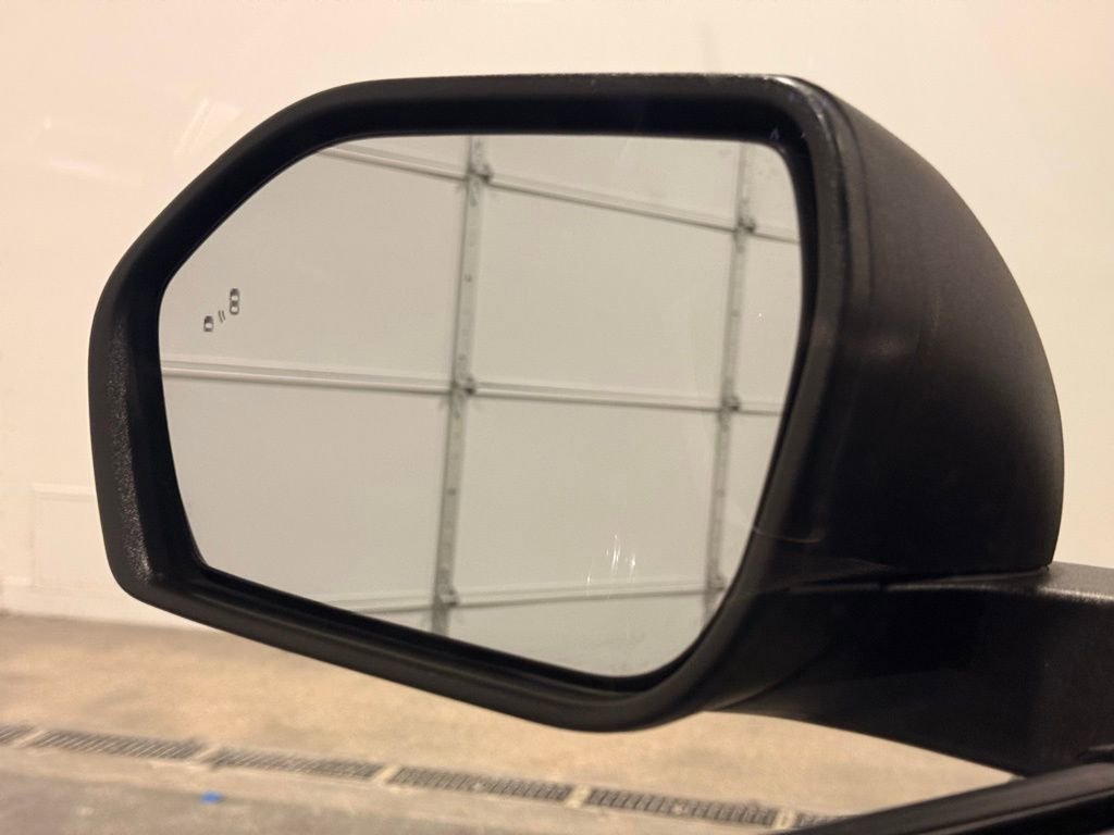 Used 2022 Ford Explorer XLT image 12