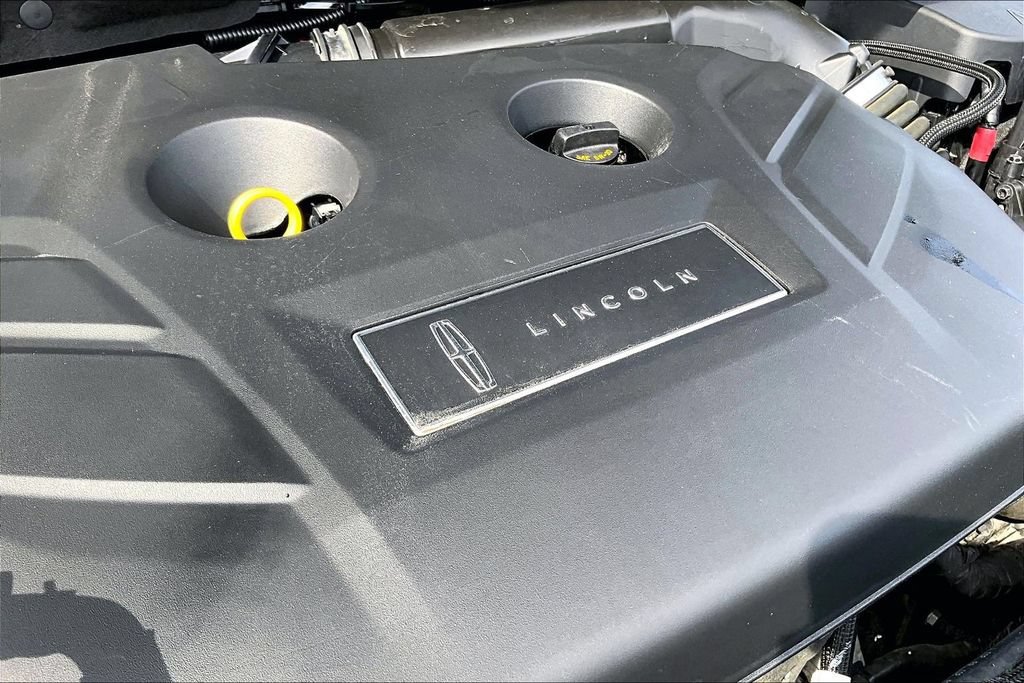 Used 2018 Lincoln MKC Select w/ Select Plus Package FWD image 34