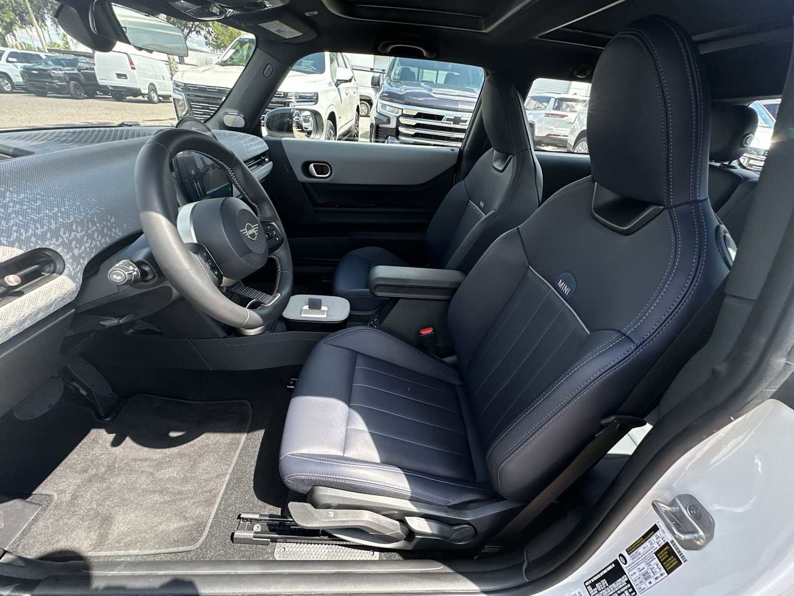 Used 2025 MINI Cooper 2-Door Hardtop image 15
