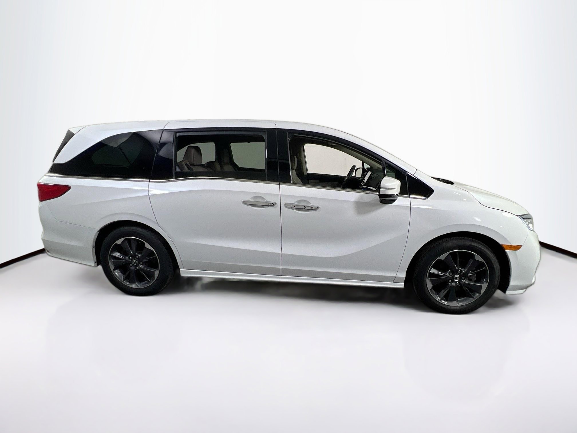 Used 2023 Honda Odyssey Elite image 4