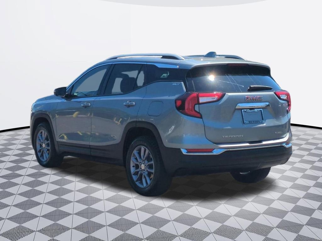 Used 2023 GMC Terrain SLT w/ Tech Package AWD/4WD image 4