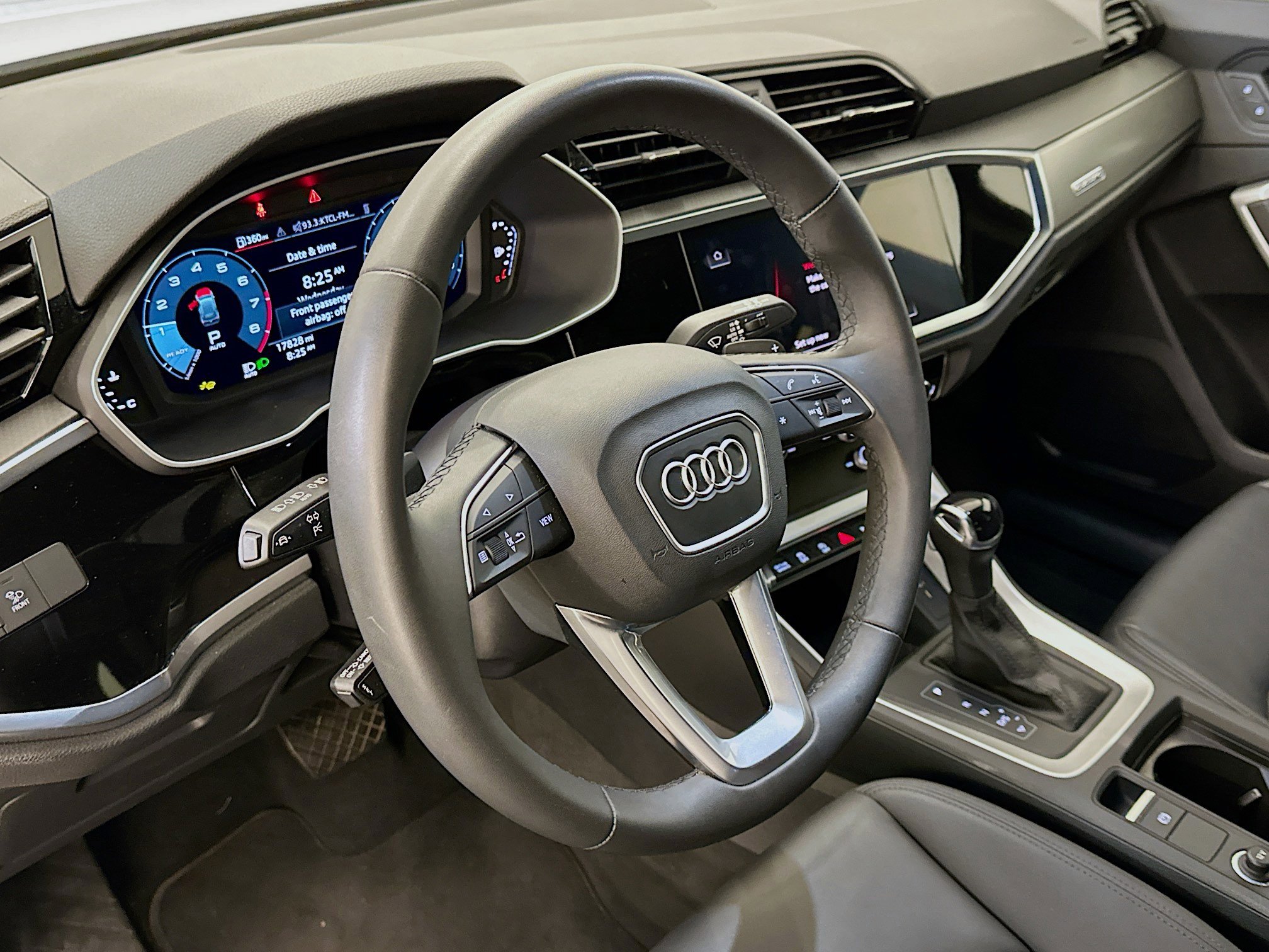 Used 2025 Audi Q3 2.0T Premium image 18