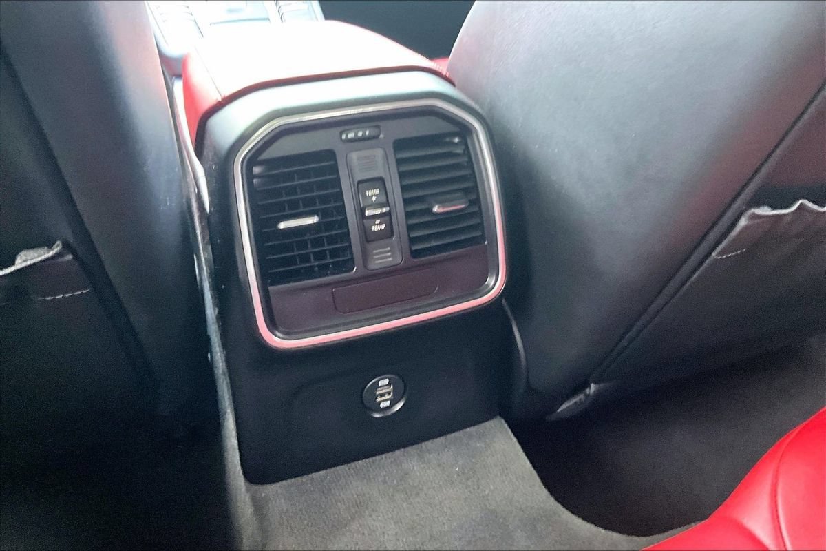 Used 2017 Porsche Macan Turbo AWD/4WD image 33