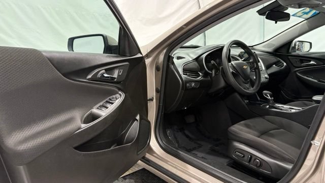 Used 2023 Chevrolet Malibu LT FWD image 29