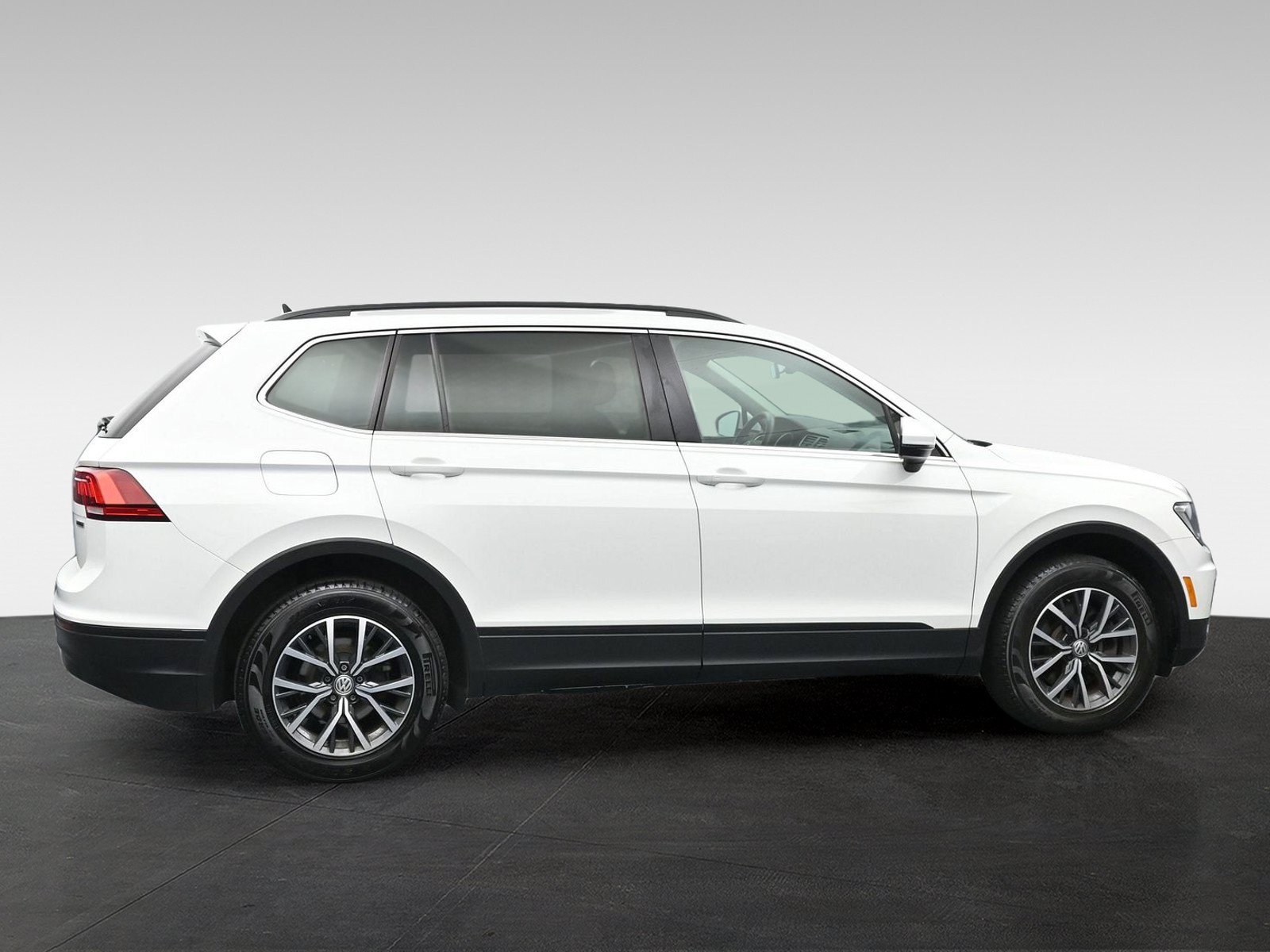 Used 2019 Volkswagen Tiguan SE w/ Panoramic Sunroof Package AWD/4WD image 5