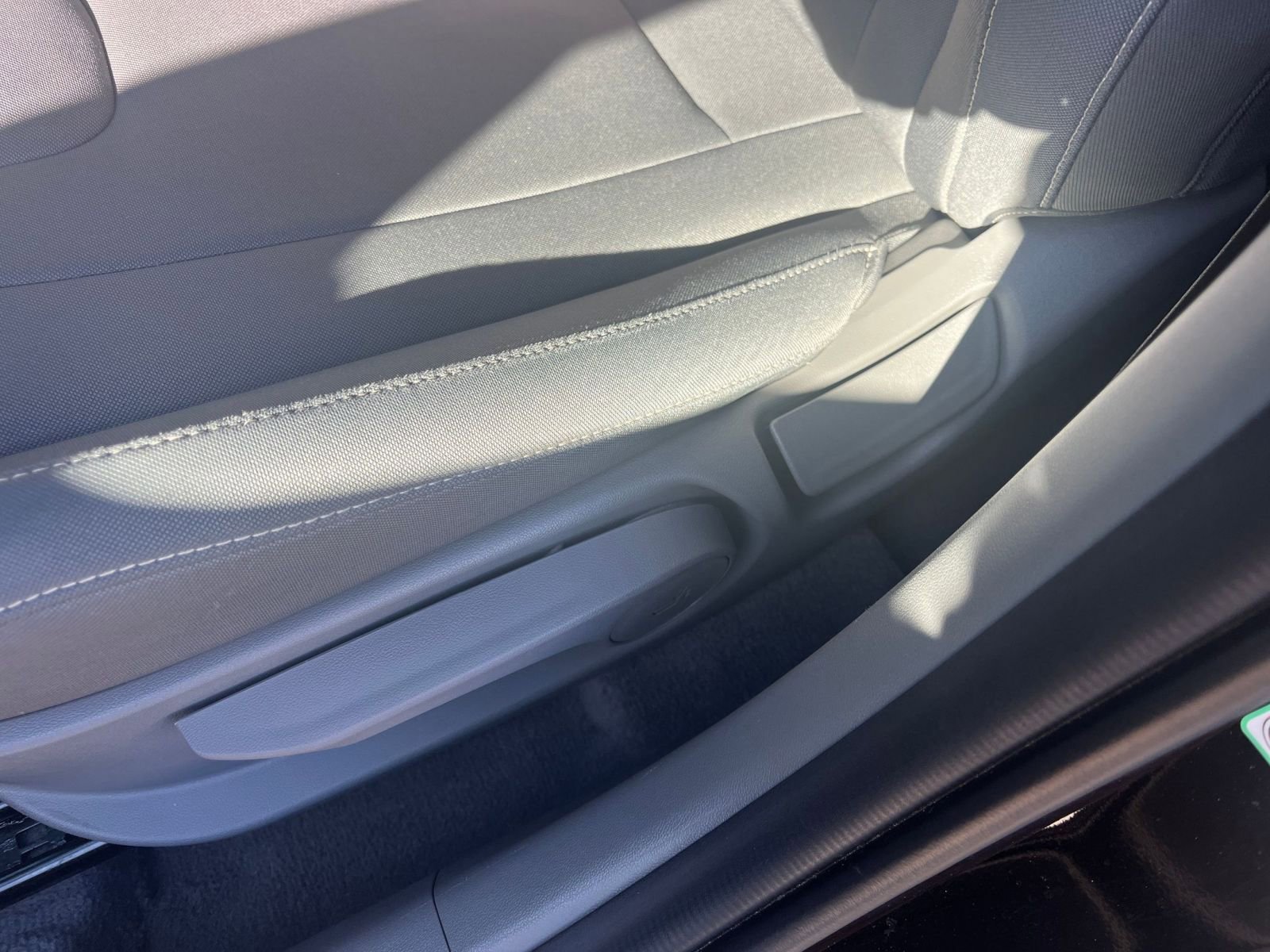 Used 2025 Hyundai Elantra SEL FWD image 23