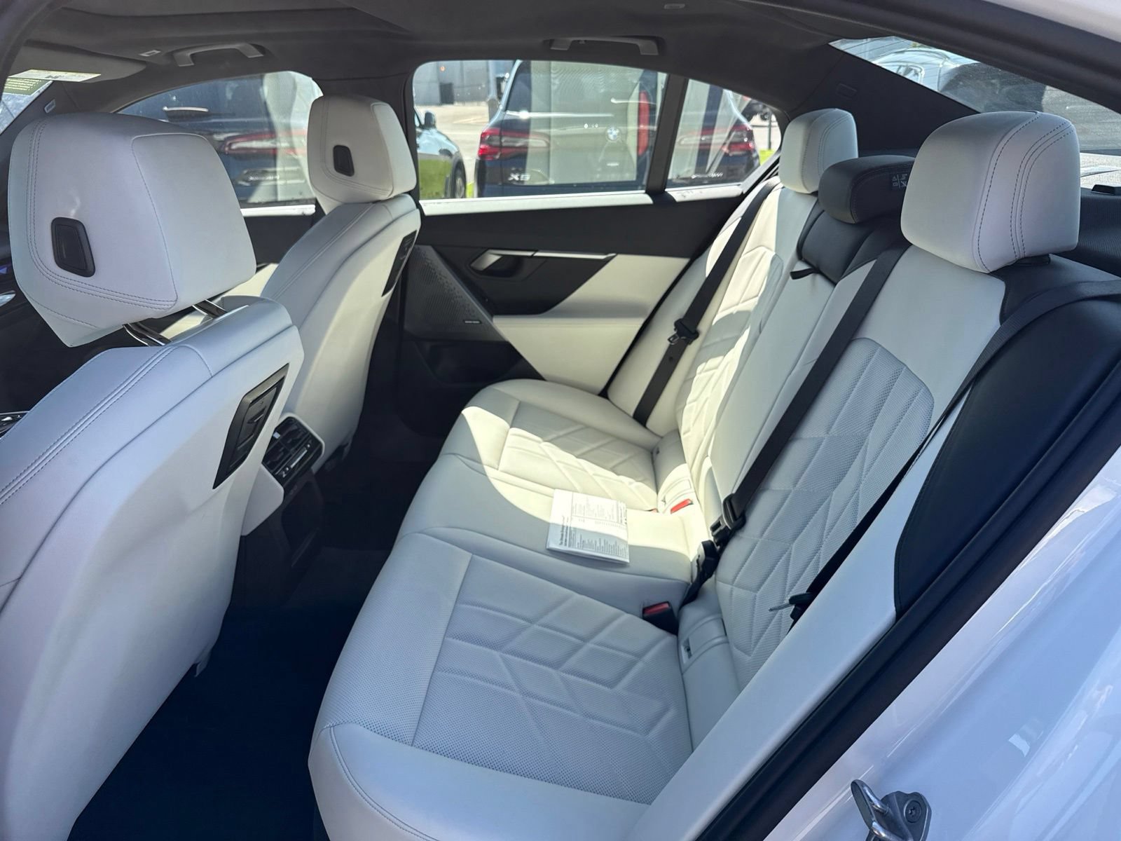 Certified 2025 BMW i5 xDrive40 w/ Premium Package AWD/4WD image 29