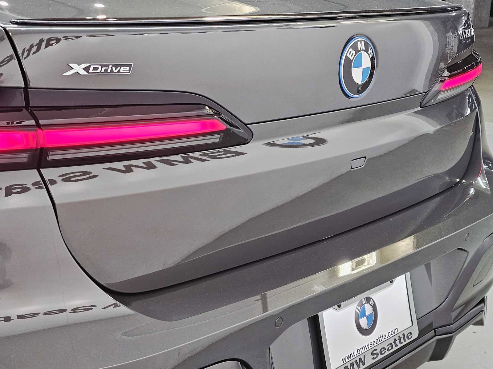 New 2026 BMW 750e xDrive w/ Executive Package image 7