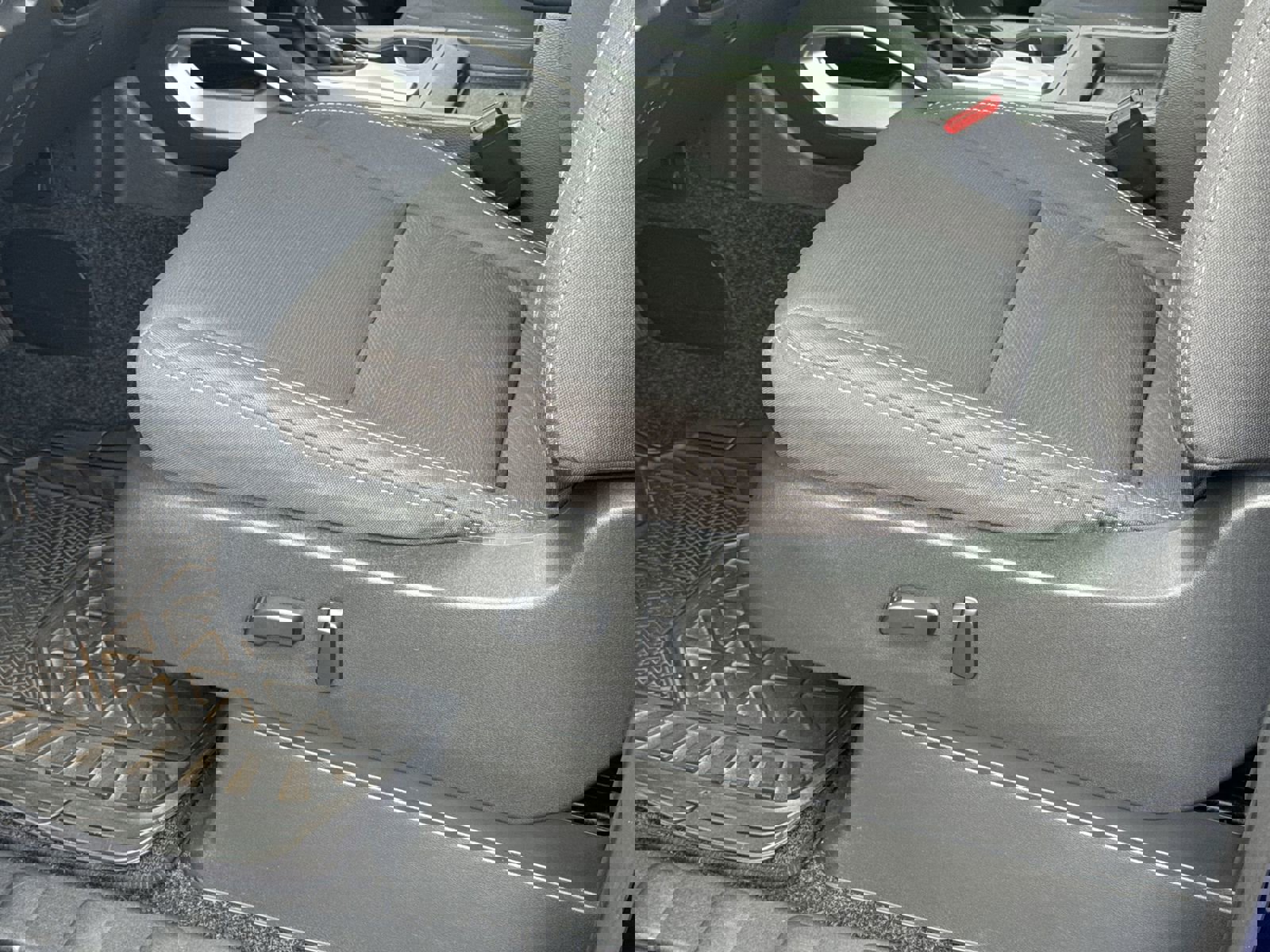 Used 2022 Nissan Frontier SV image 17