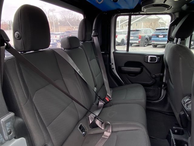 Used 2021 Jeep Gladiator Sport AWD/4WD image 23