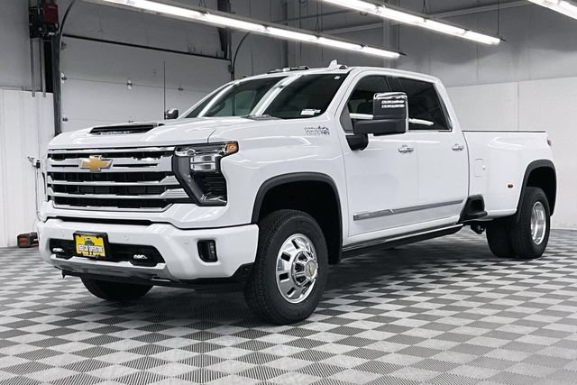 Used 2024 Chevrolet Silverado 3500 High Country w/ High Country Premium Package AWD/4WD image 13