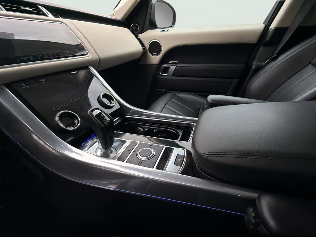 Used 2021 Land Rover Range Rover Sport HSE Silver Edition image 3