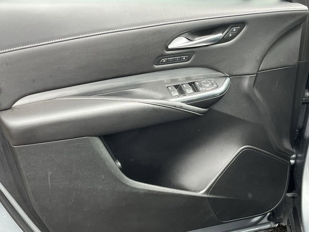 Used 2024 Cadillac XT4 Premium Luxury image 14