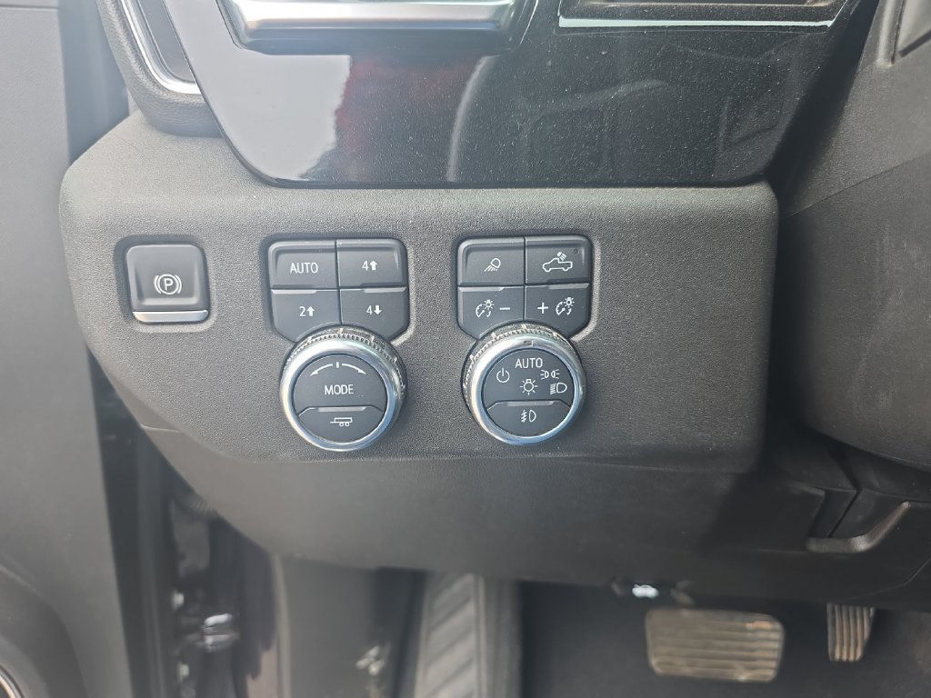 Used 2024 GMC Sierra 2500 SLT w/ SLT Premium Package AWD/4WD image 21