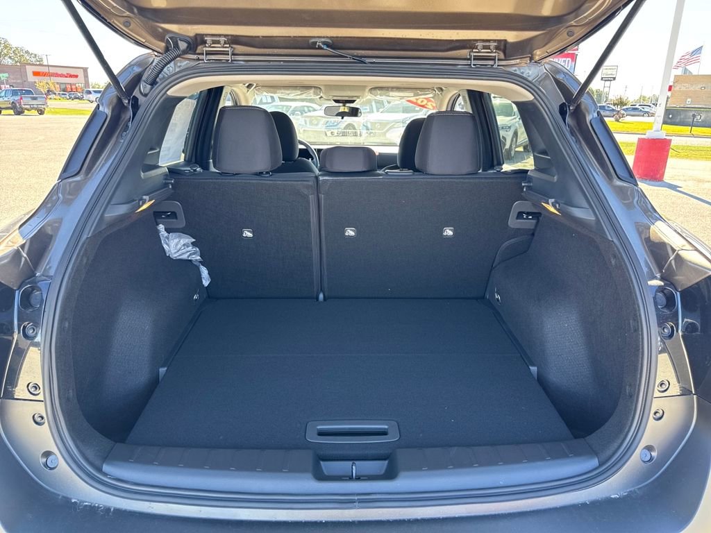 New 2026 Nissan Kicks SV image 5