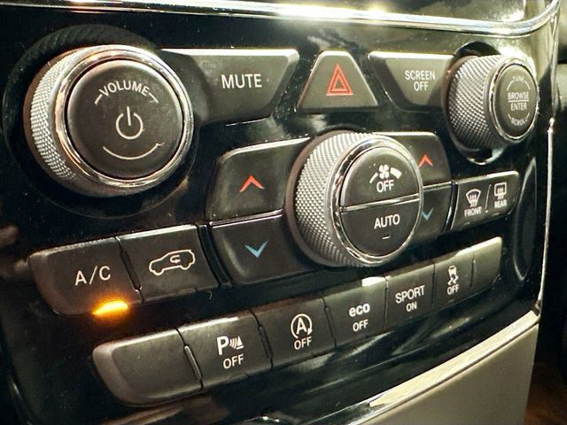 Used 2019 Jeep Grand Cherokee Altitude image 18