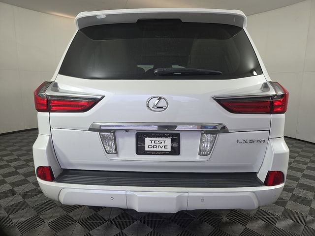 Used 2016 Lexus LX 570 4WD w/ Luxury Package image 6
