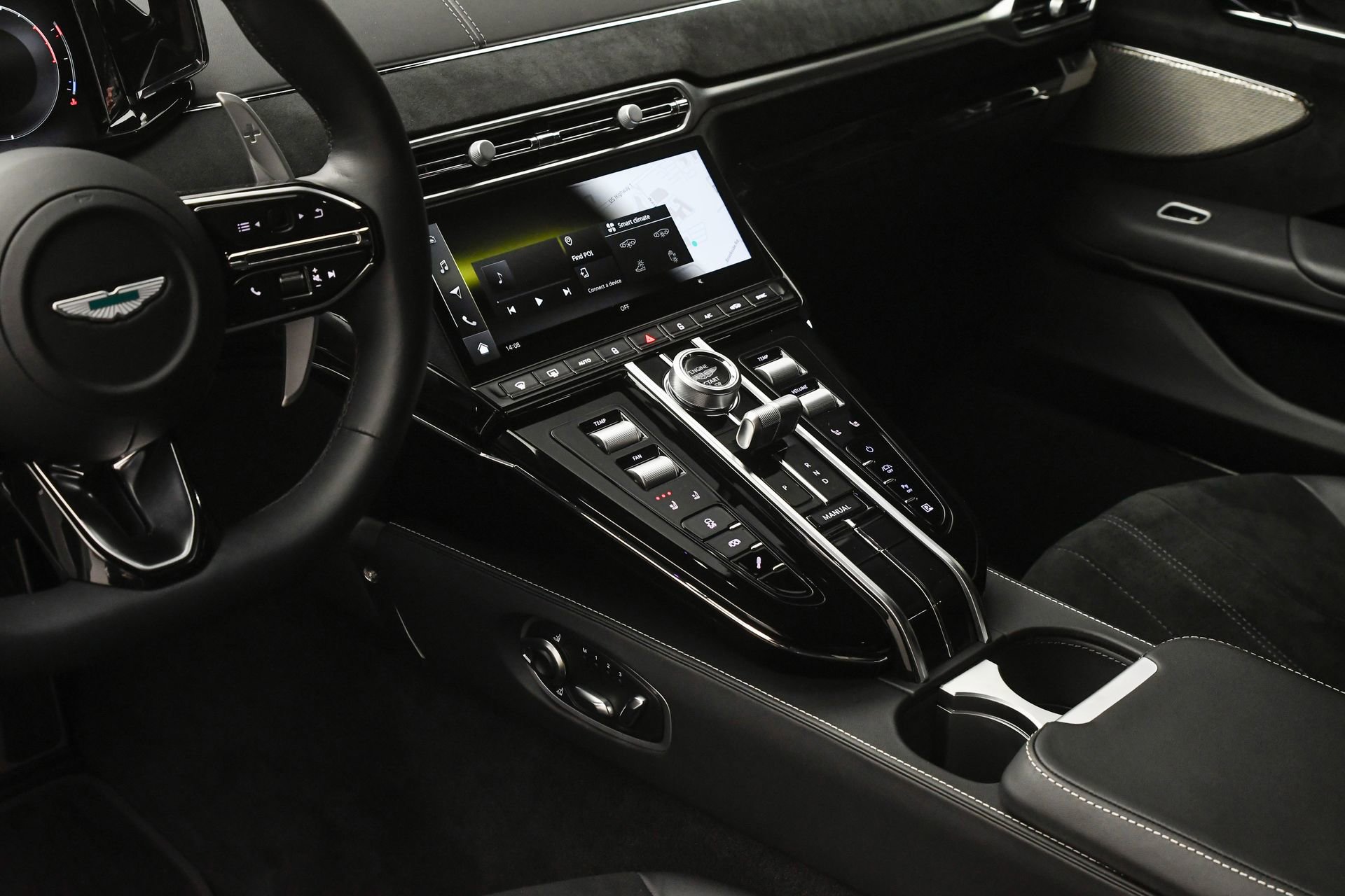 Used 2025 Aston Martin V8 Vantage Coupe image 37