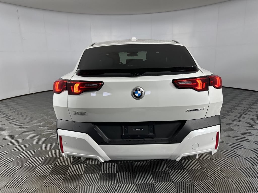 New 2026 BMW X2 xDrive28i AWD/4WD image 21
