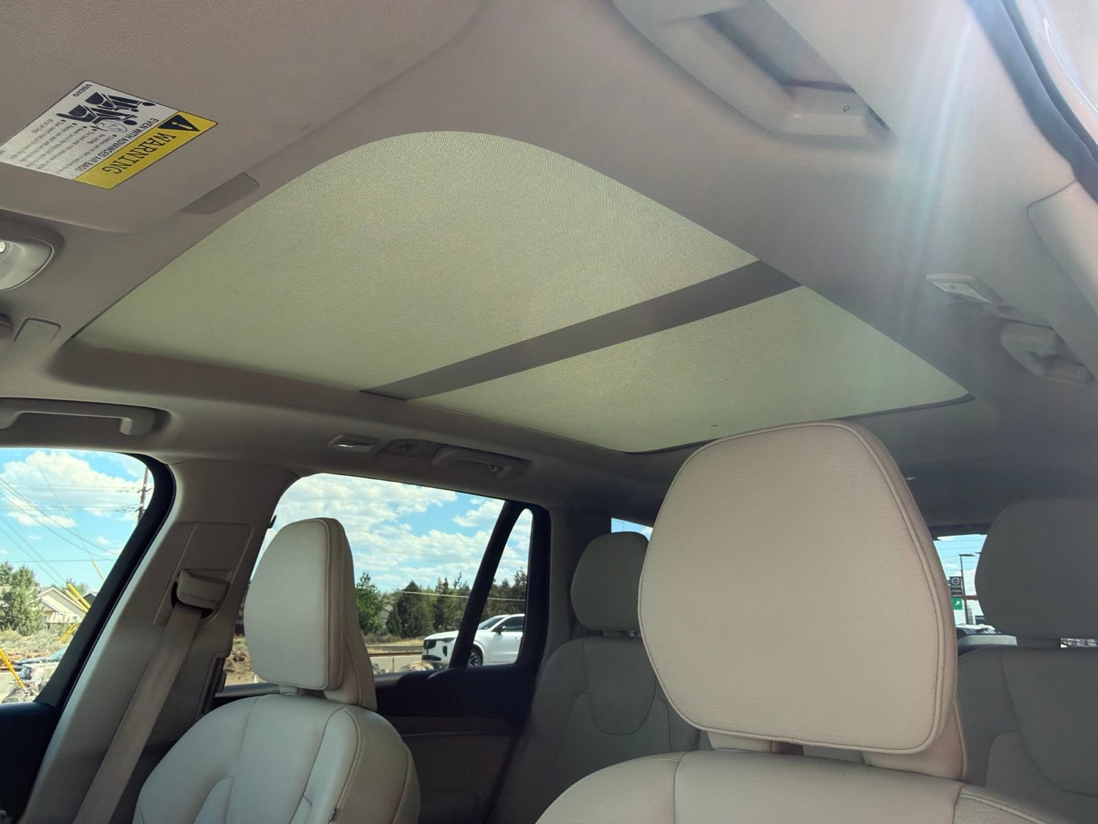 Used 2023 Volvo XC90 B6 Plus AWD/4WD image 17